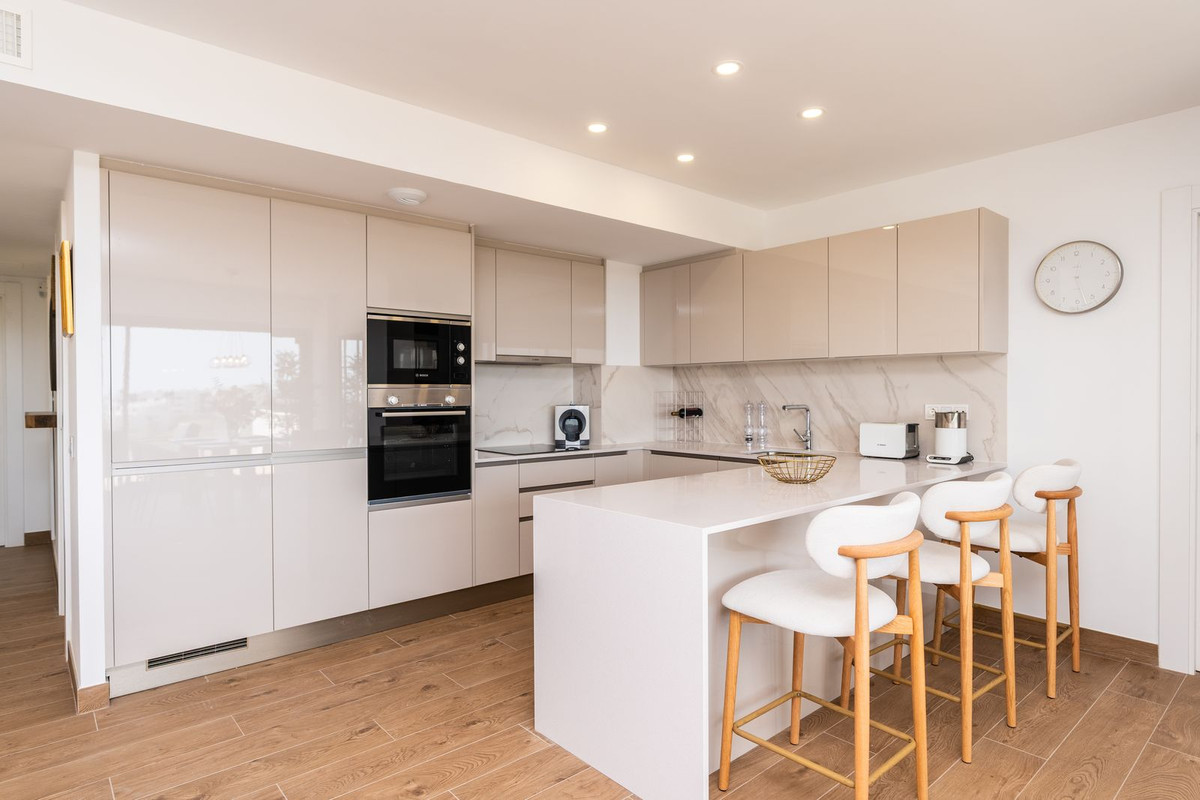 2 Bedroom Apartment for Sale in Estepona — 8