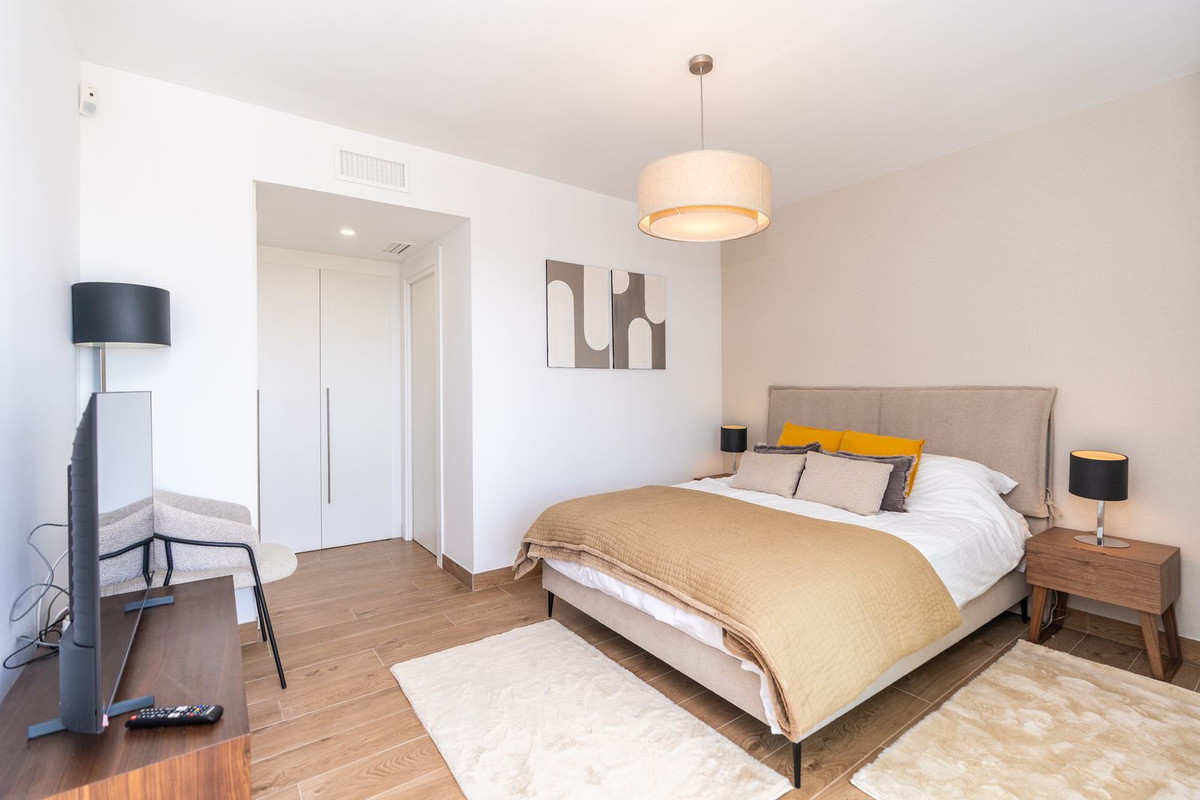 2 Bedroom Apartment for Sale in Estepona — 9