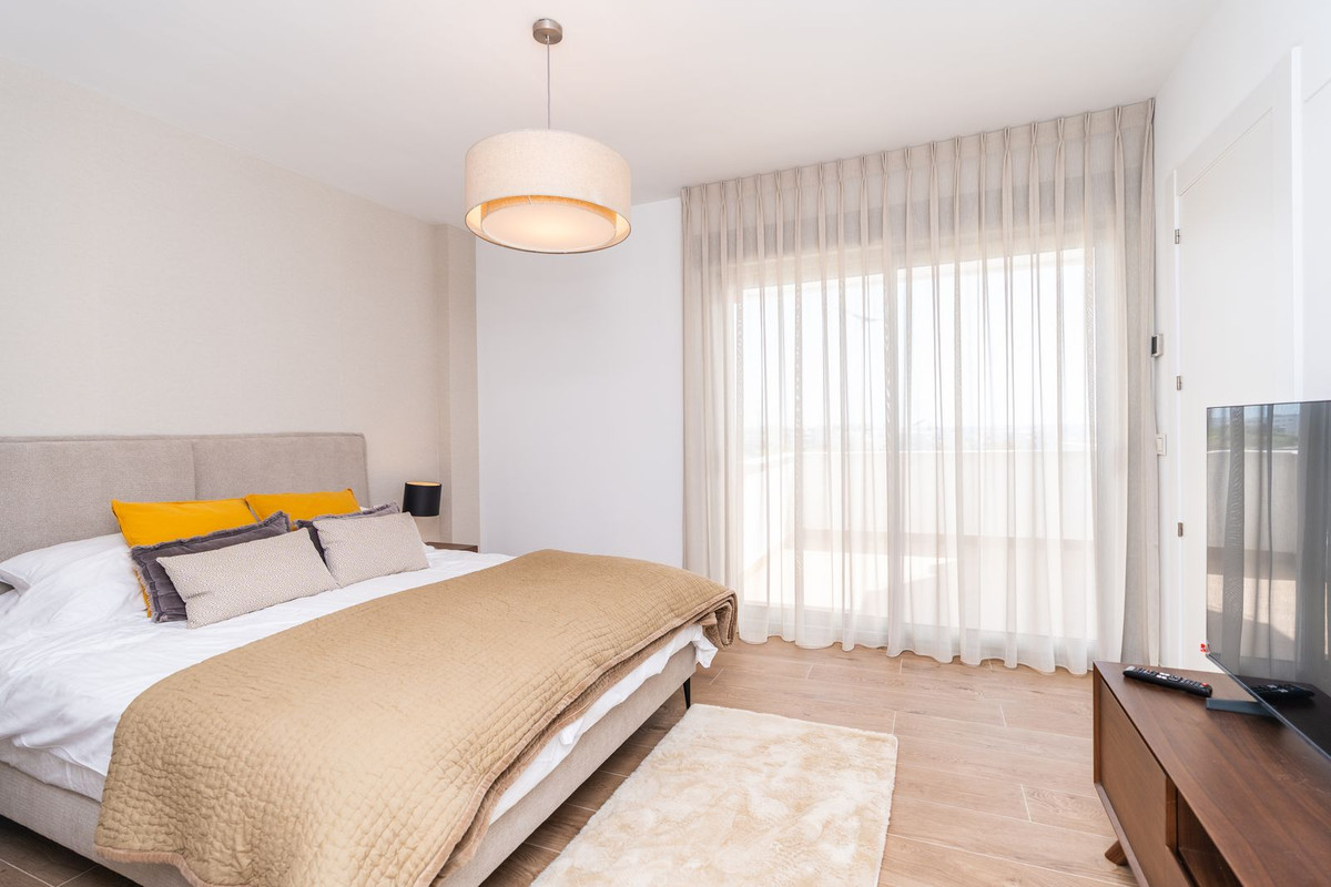 2 Bedroom Apartment for Sale in Estepona — view 10
