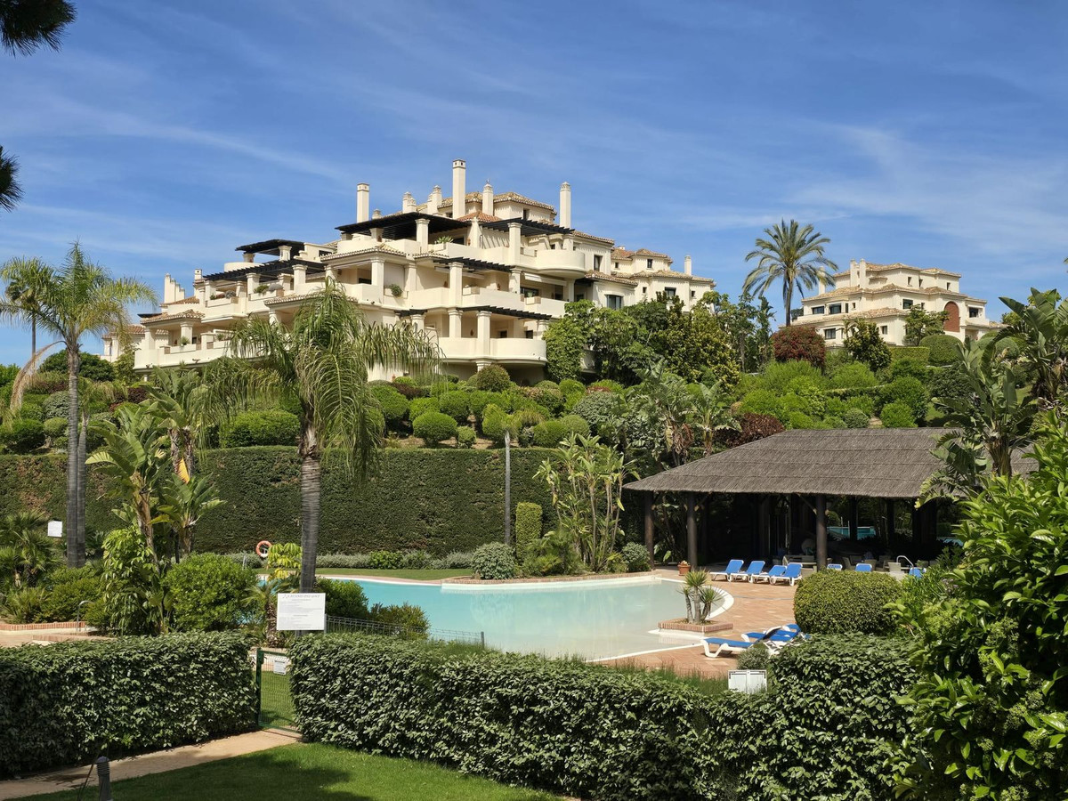 2 Bedroom Apartment for Sale in Benahavís — 2
