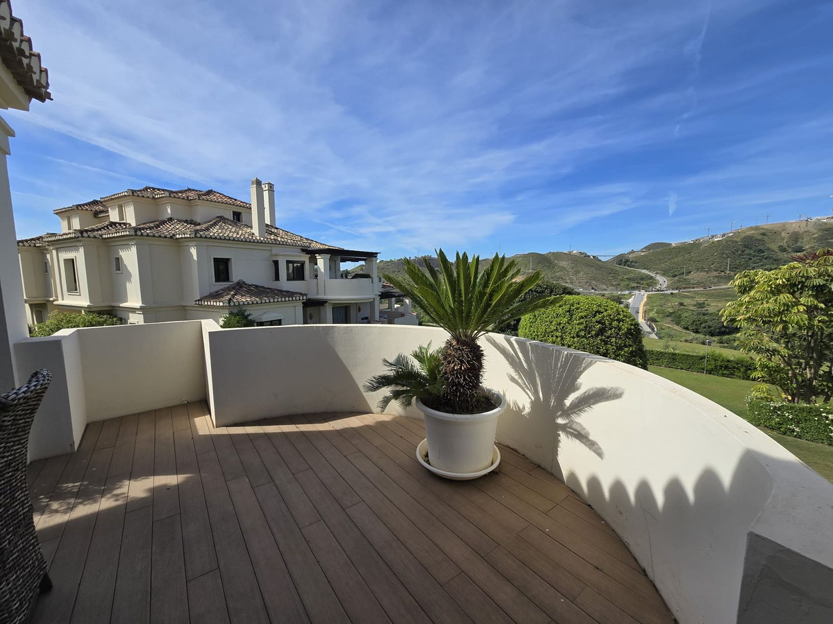 2 Bedroom Apartment for Sale in Benahavís — 9