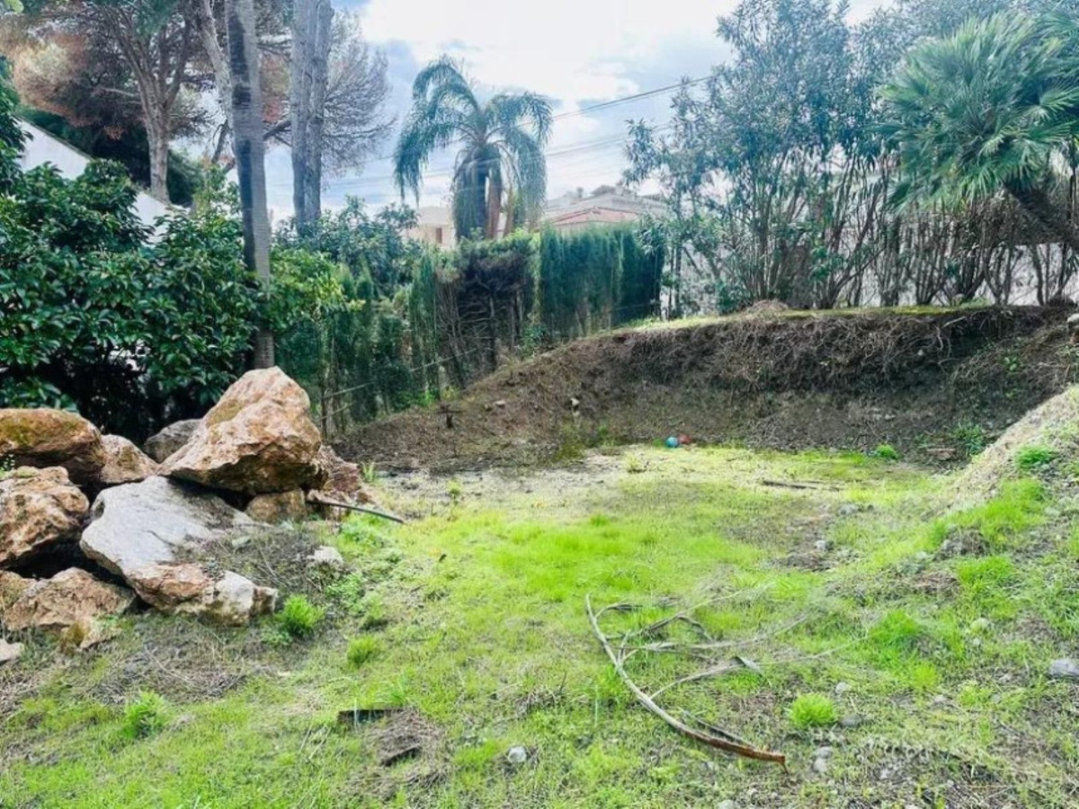 Plot for Sale in Nueva Andalucía