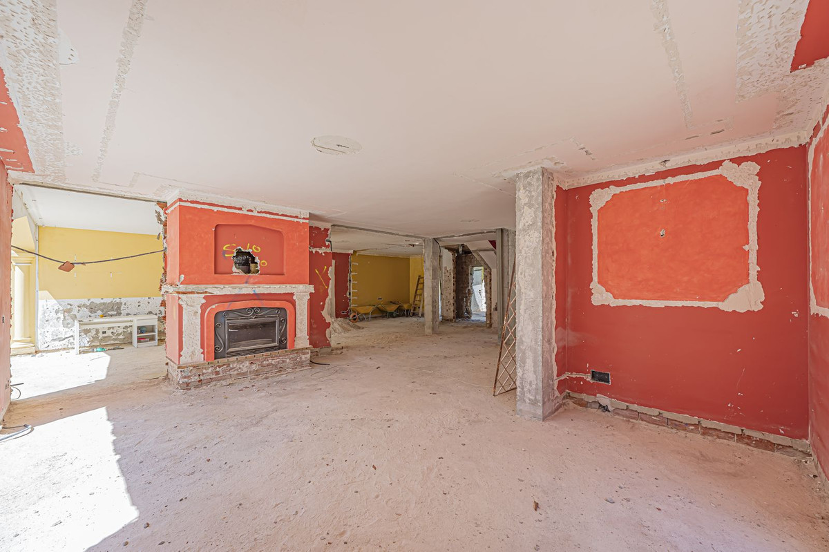 4 Bedroom Villa for Sale in Nagüeles — 3