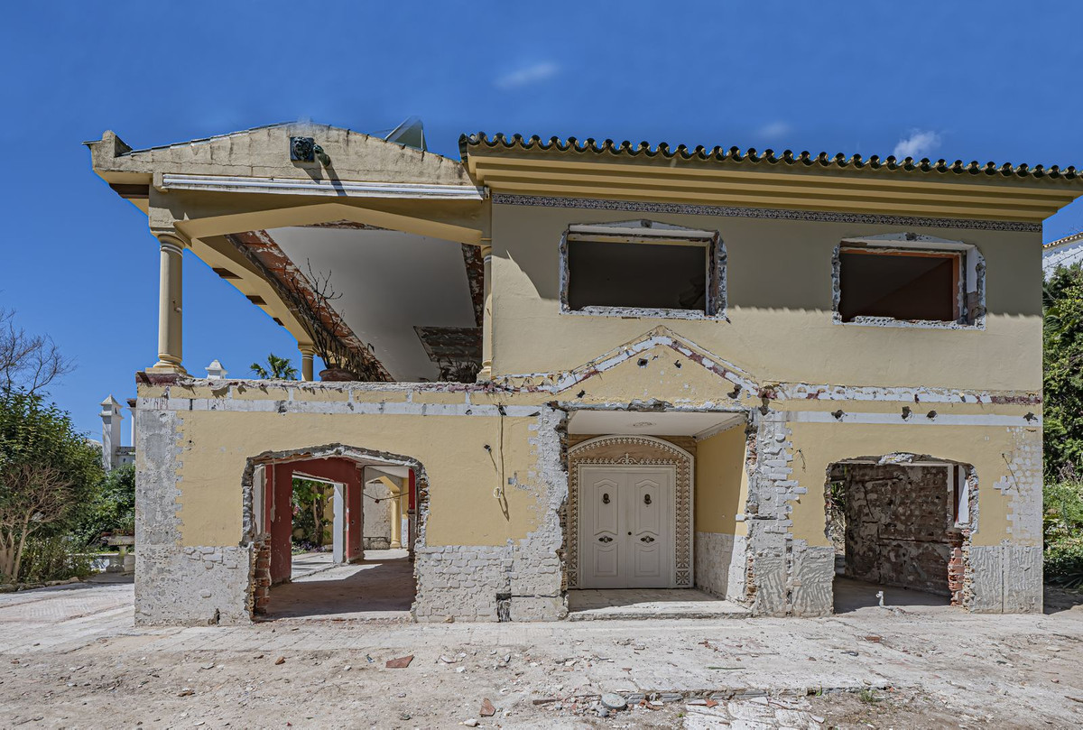 4 Bedroom Villa for Sale in Nagüeles — 5
