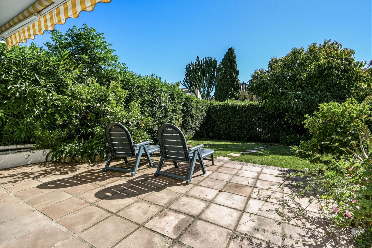 2 Bedroom Villa for Sale in Nueva Andalucía — 3