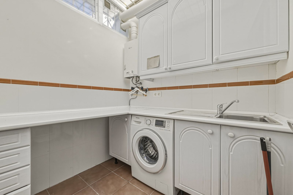 2 Bedroom Villa for Sale in Nueva Andalucía — 9
