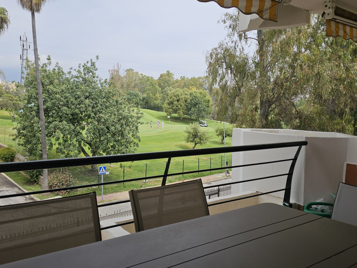 3 Bedroom Apartment for Sale in Guadalmina Alta — 3