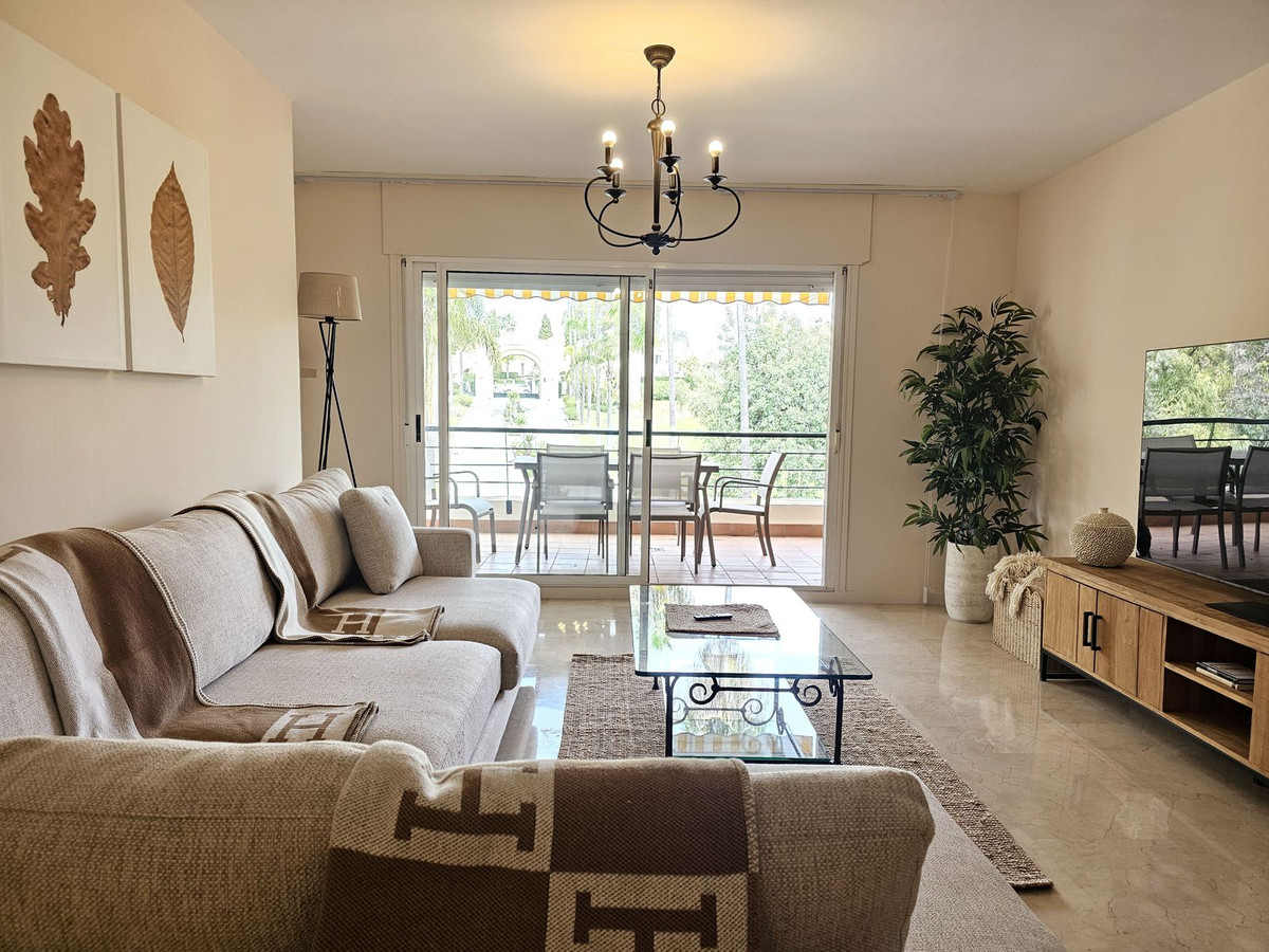 3 Bedroom Apartment for Sale in Guadalmina Alta — 6