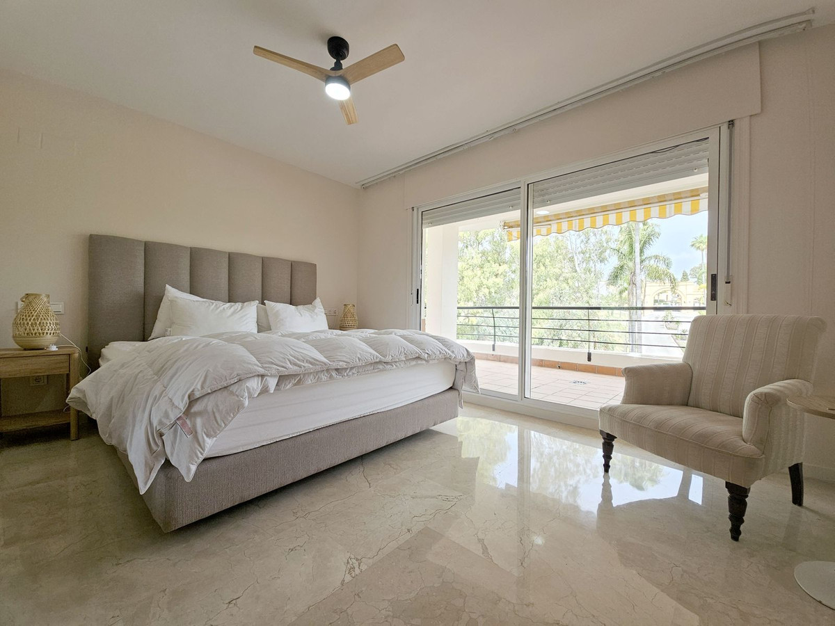 3 Bedroom Apartment for Sale in Guadalmina Alta — view 10