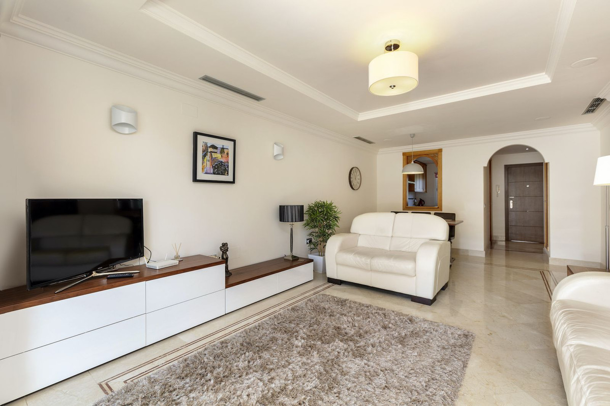 2 Bedroom Apartment for Sale in Nueva Andalucía — 3
