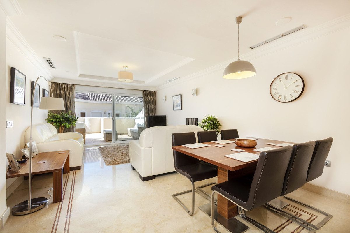 2 Bedroom Apartment for Sale in Nueva Andalucía — 6