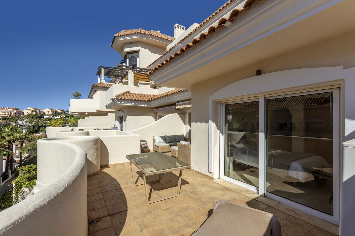 2 Bedroom Apartment for Sale in Nueva Andalucía — view 10