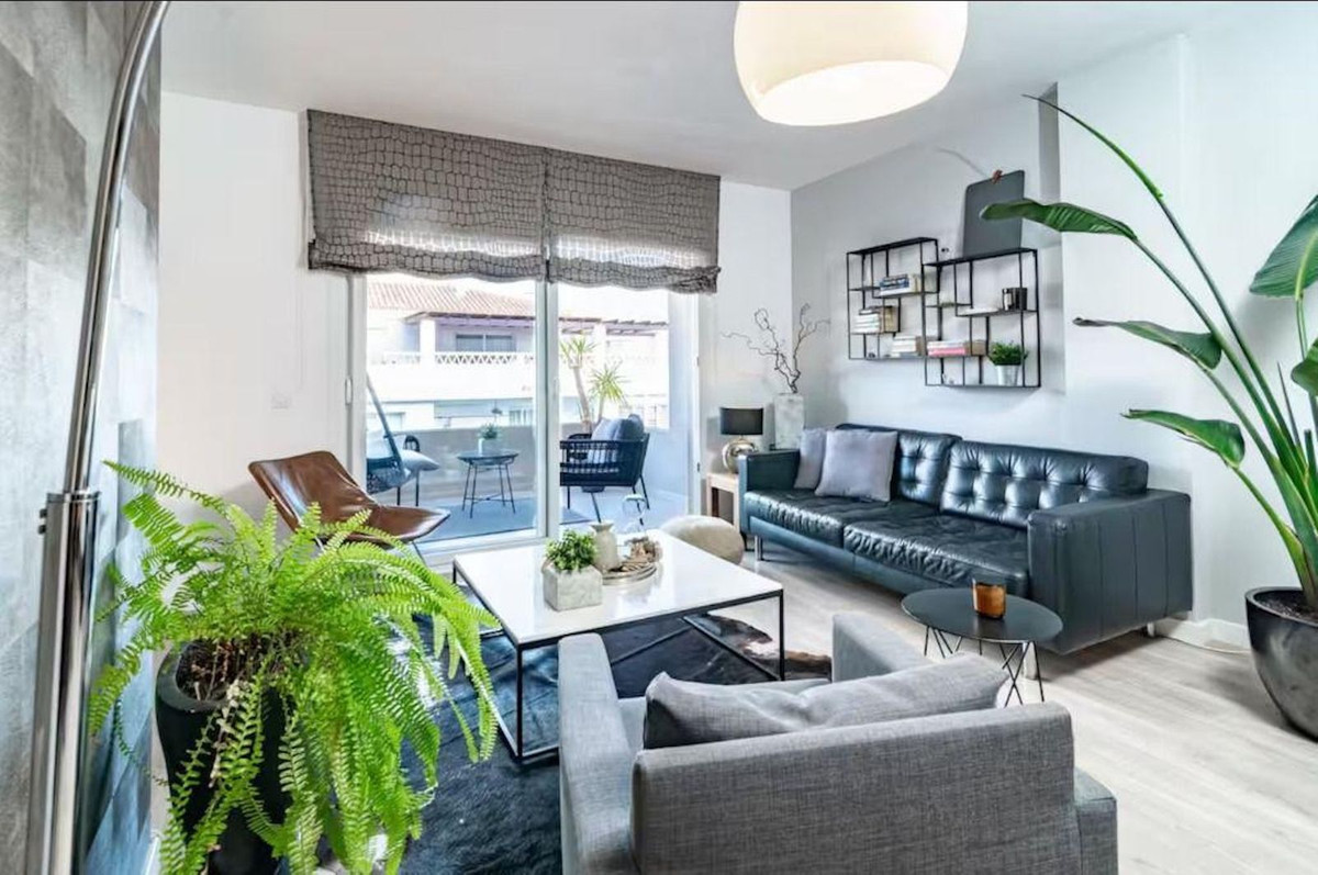 3 Bedroom Apartment for Sale in Nueva Andalucía — 2