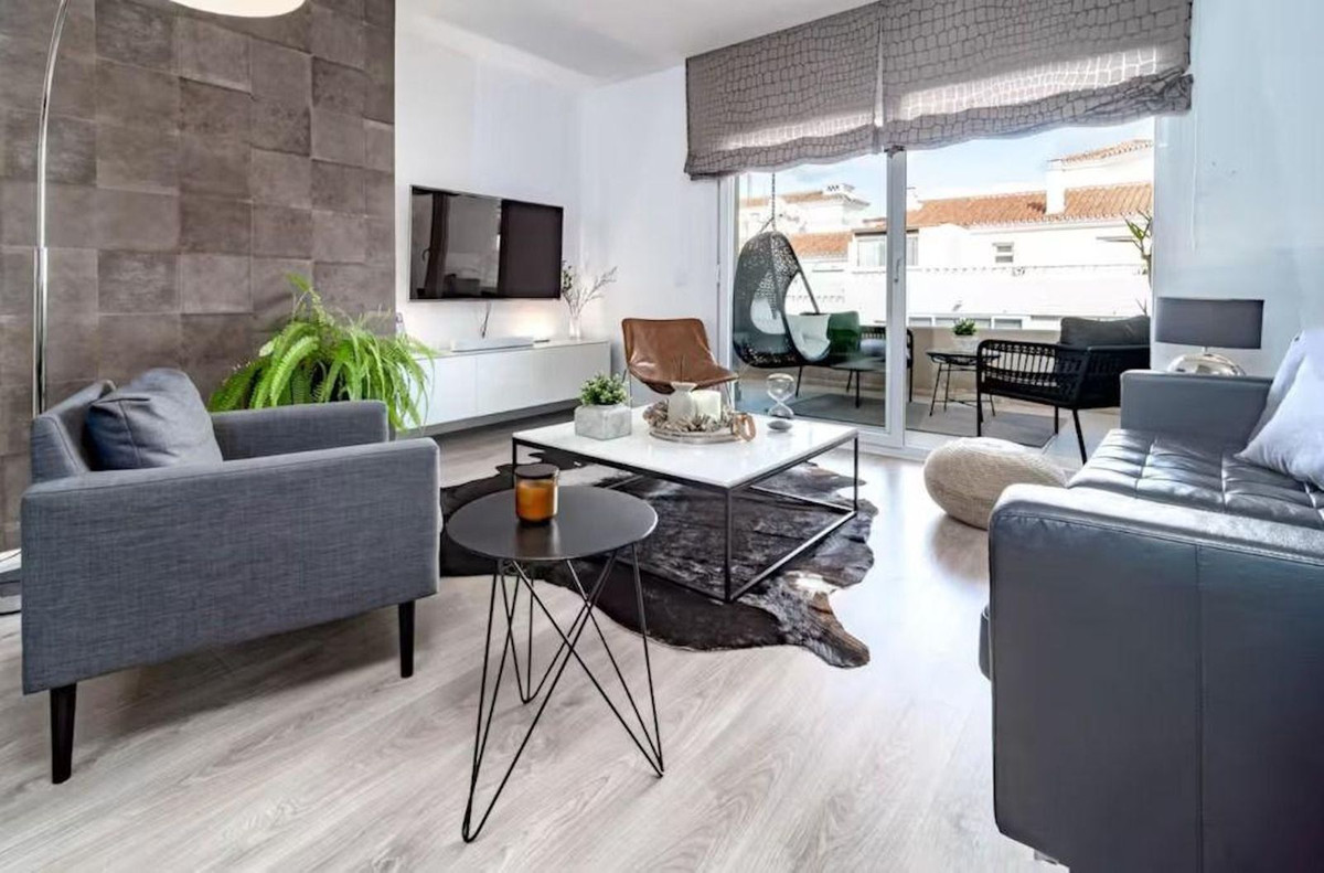 3 Bedroom Apartment for Sale in Nueva Andalucía — 3