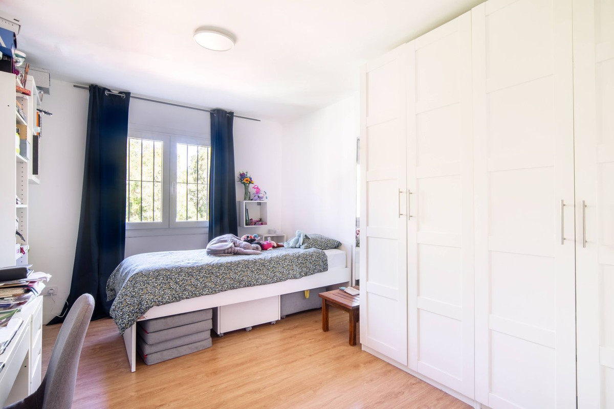 4 Bedroom Villa for Sale in Atalaya — 8