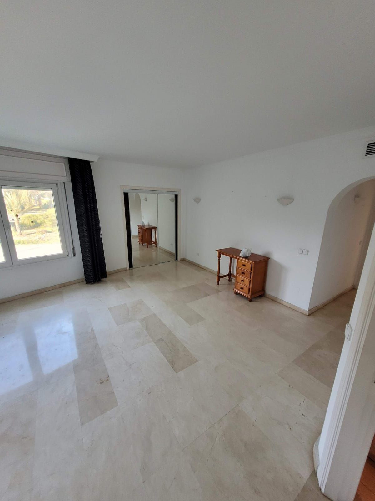 3 Bedroom Apartment for Sale in Estepona — 2