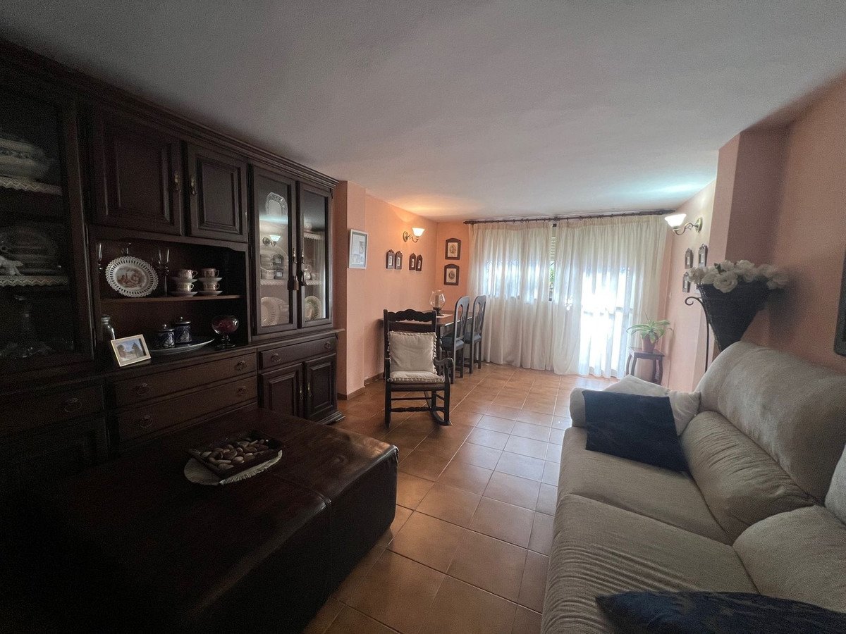 6 Bedroom Villa for Sale in Estepona — 7