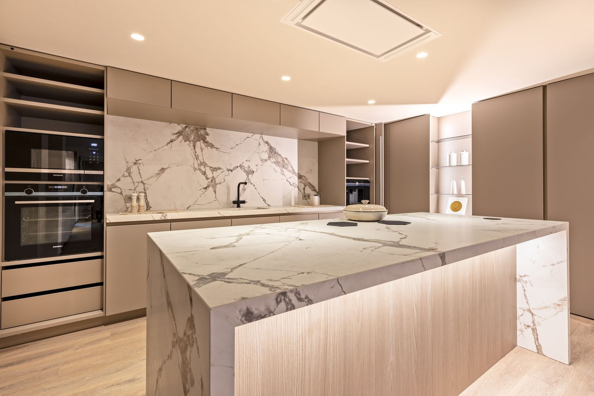 5 Bedroom Apartment for Sale in Puerto Banús — 8