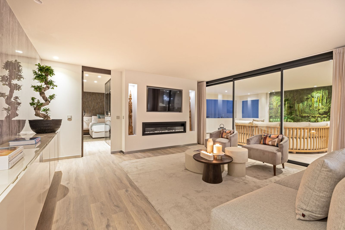 5 Bedroom Apartment for Sale in Puerto Banús — view 10
