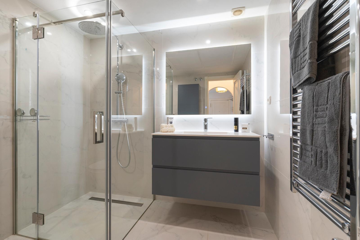 2 Bedroom Apartment for Sale in Nueva Andalucía — view 13