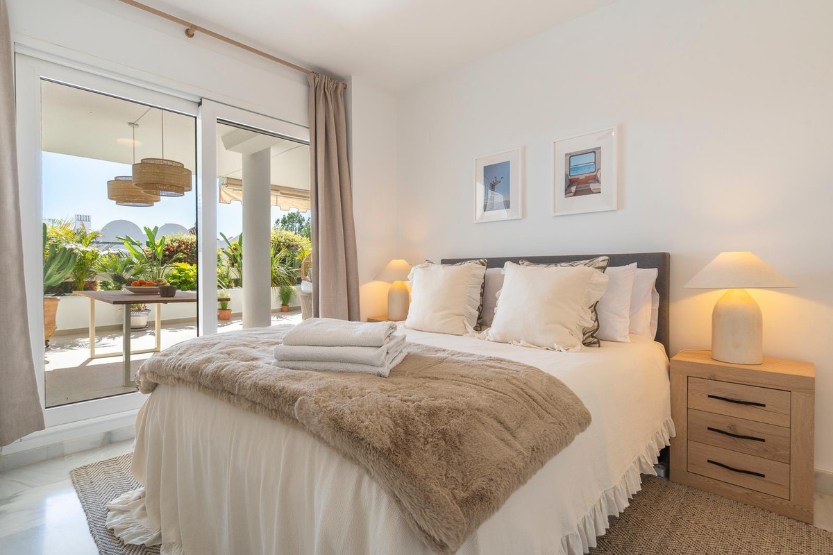 2 Bedroom Apartment for Sale in Nueva Andalucía — view 14