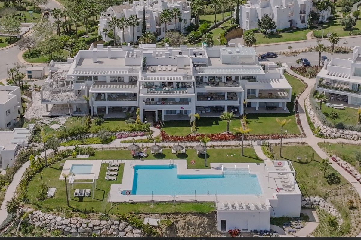 2 Bedroom Apartment for Sale in Estepona