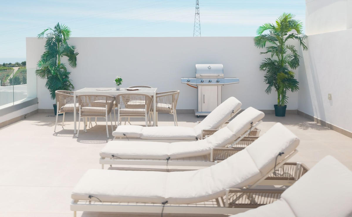 2 Bedroom Apartment for Sale in Estepona — 3