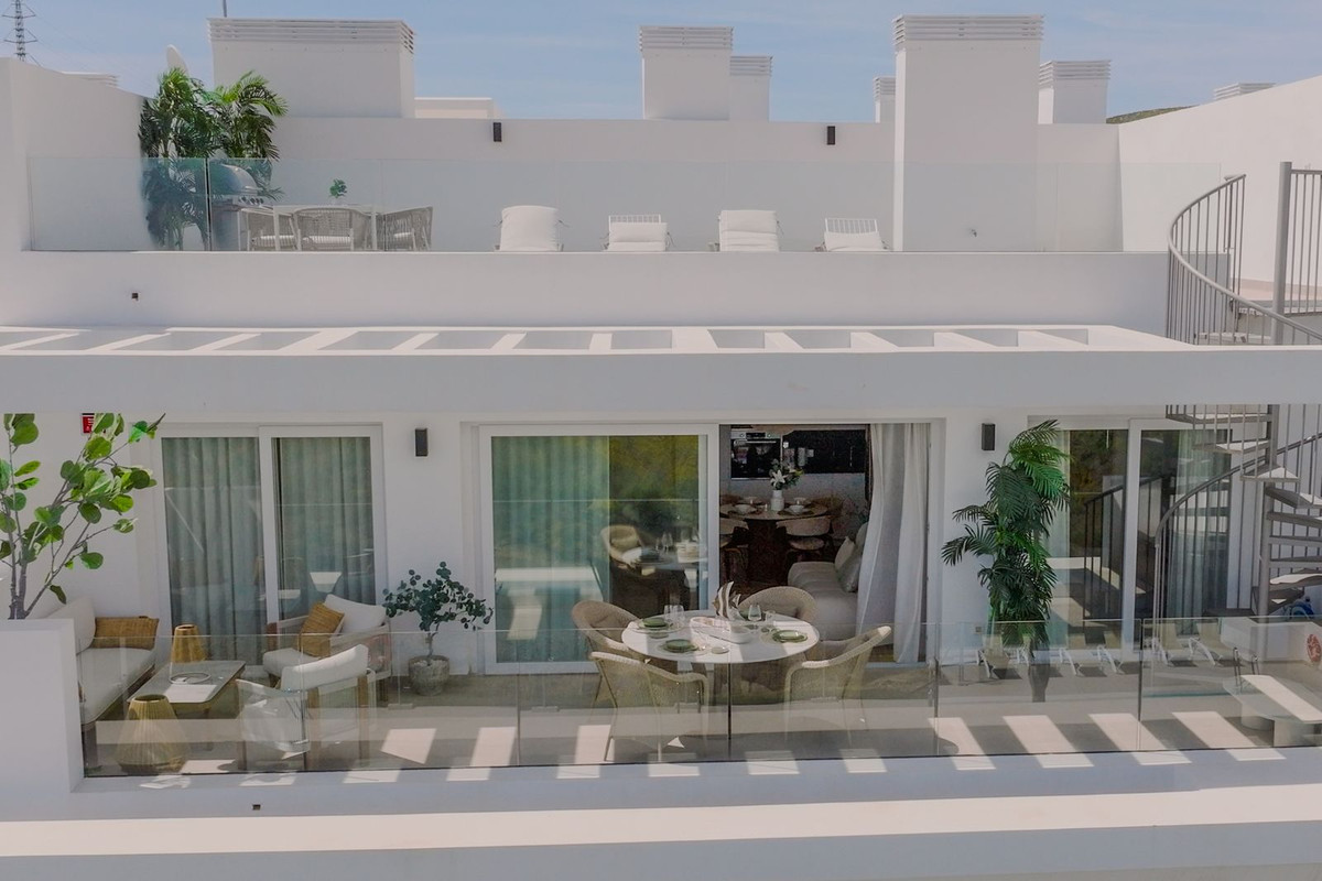 2 Bedroom Apartment for Sale in Estepona — 4