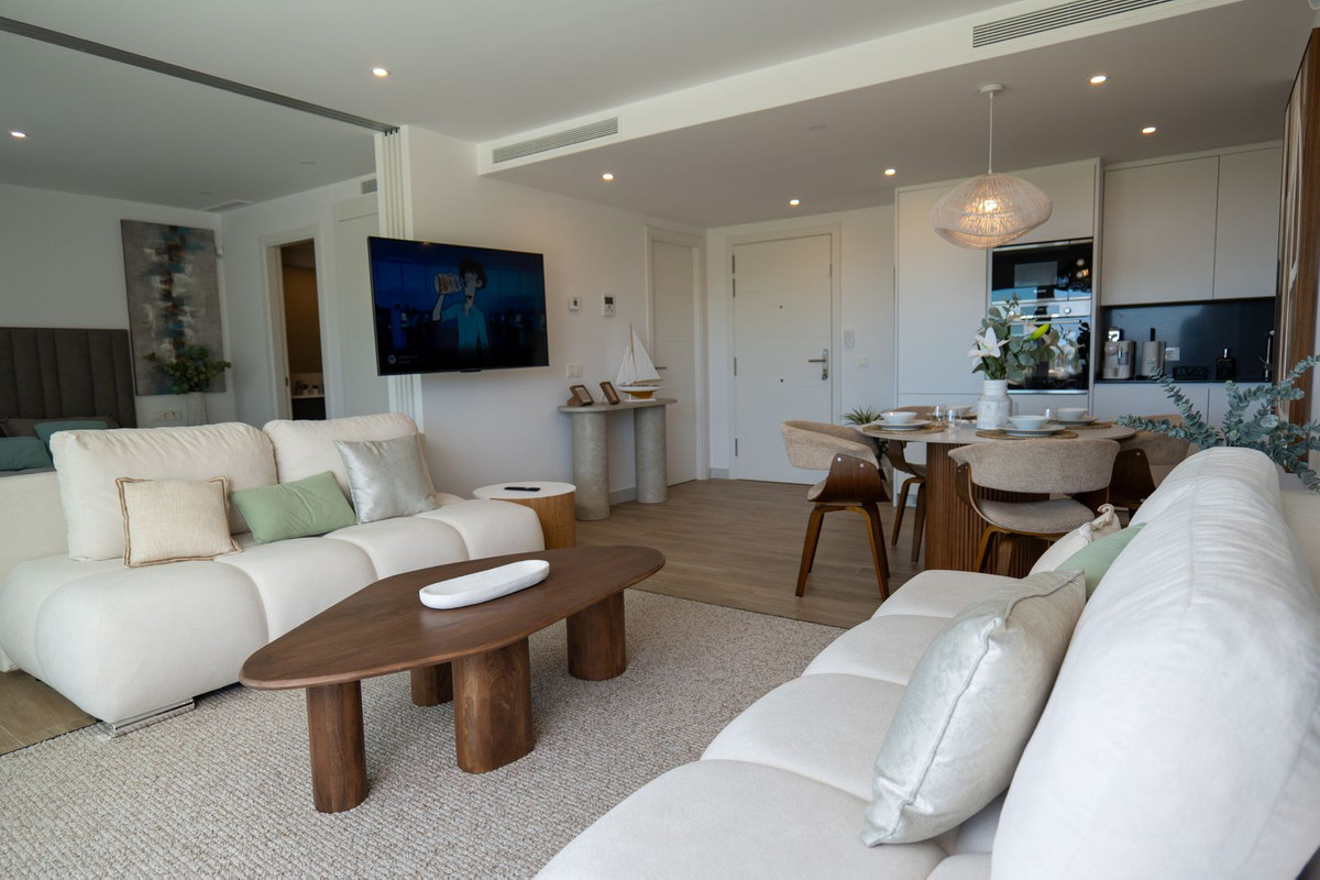 2 Bedroom Apartment for Sale in Estepona — view 10