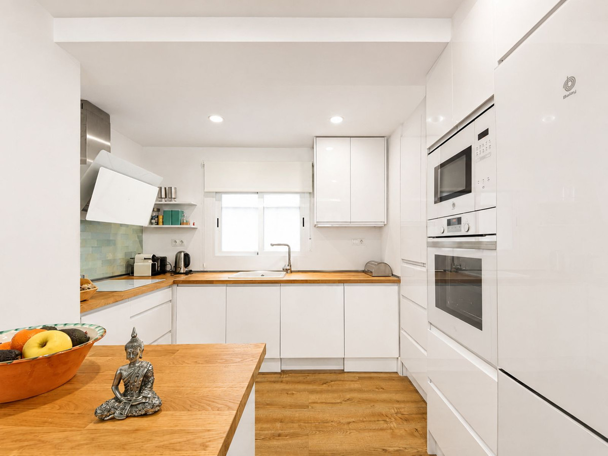 2 Bedroom Apartment for Sale in San Pedro de Alcántara — 2