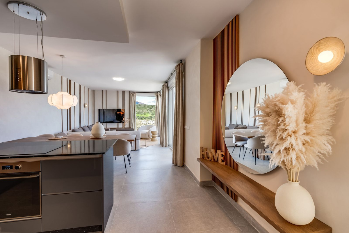 4 Bedroom Villa for Sale in Estepona — 4