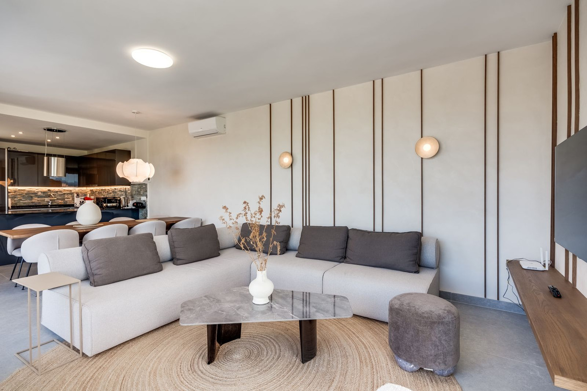 4 Bedroom Villa for Sale in Estepona — 7