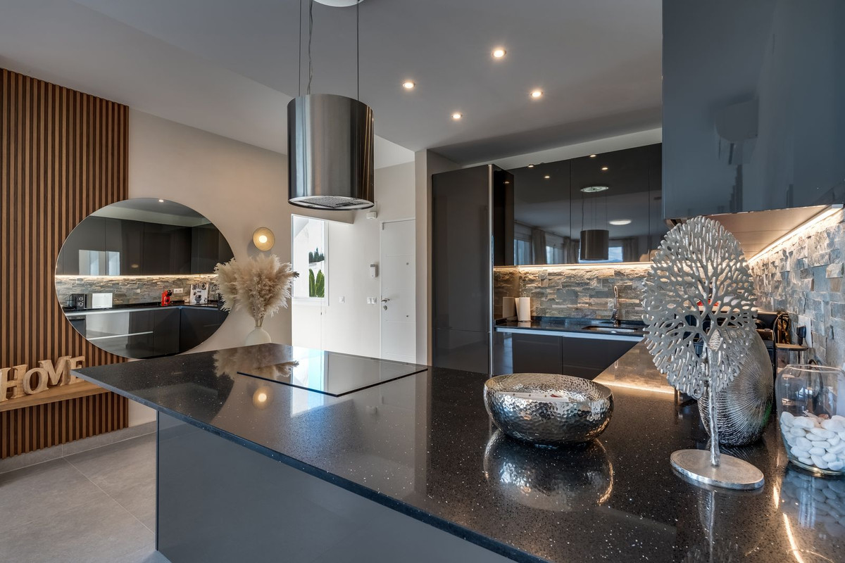 4 Bedroom Villa for Sale in Estepona — 9