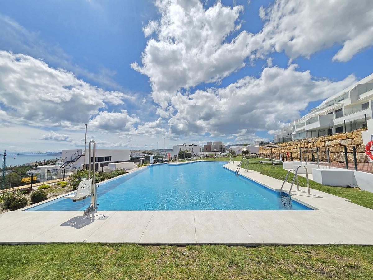 3 Bedroom Apartment for Sale in Estepona