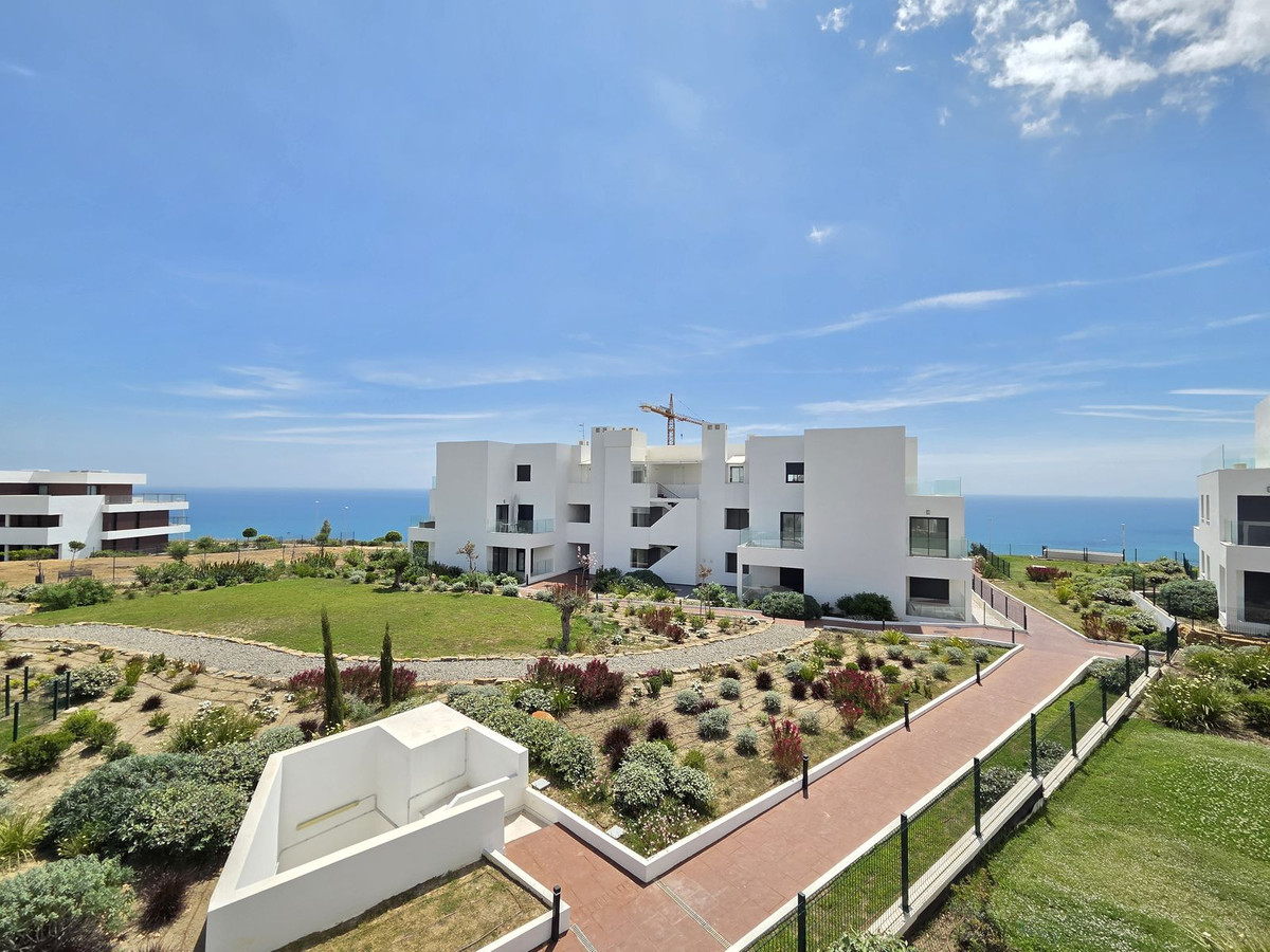 3 Bedroom Apartment for Sale in Estepona — 4