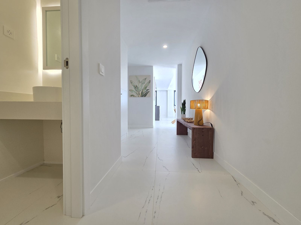 3 Bedroom Apartment for Sale in Estepona — 6