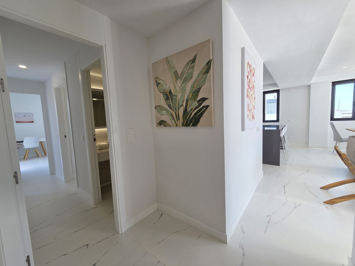 3 Bedroom Apartment for Sale in Estepona — 7