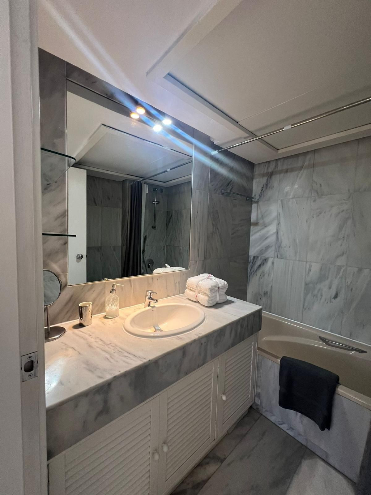 2 Bedroom Apartment for Sale in Marbella — 8