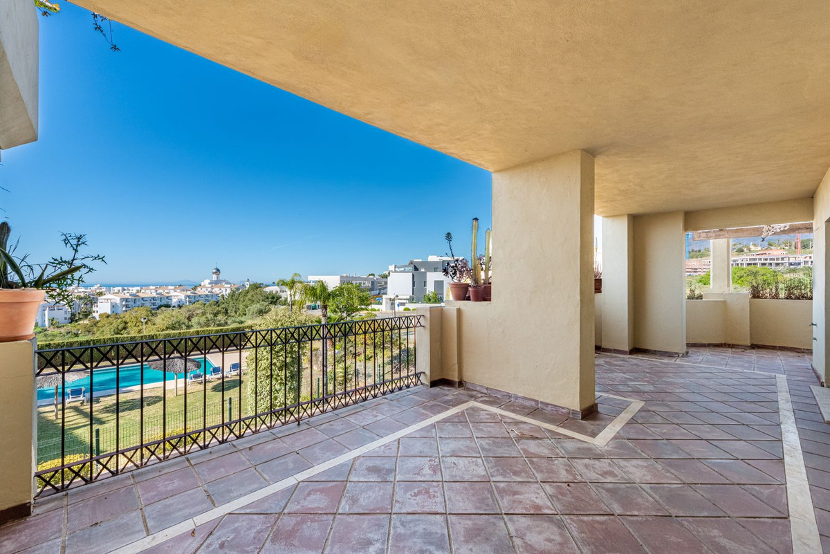 3 Bedroom Apartment for Sale in Selwo — 2