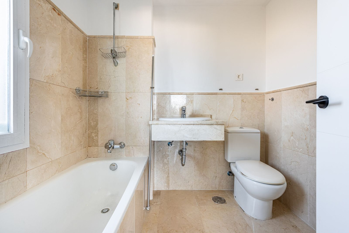 3 Bedroom Apartment for Sale in Selwo — view 12