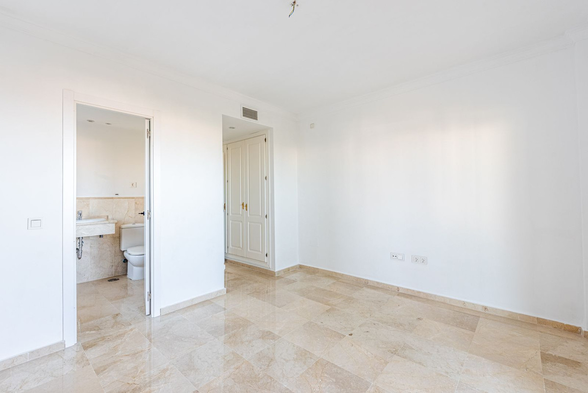 3 Bedroom Apartment for Sale in Selwo — view 16