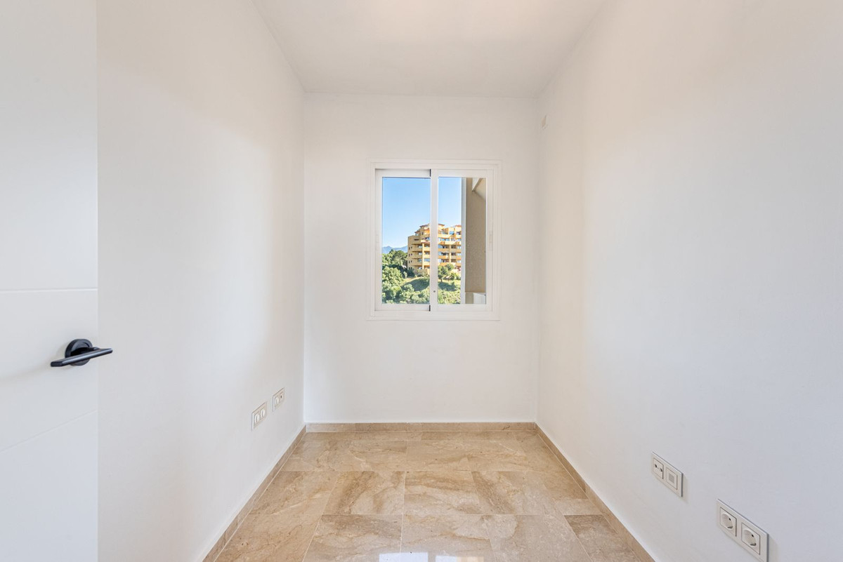 3 Bedroom Apartment for Sale in Selwo — view 18