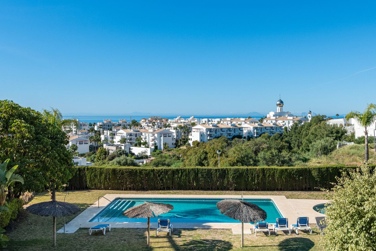 3 Bedroom Apartment for Sale in Selwo — 3