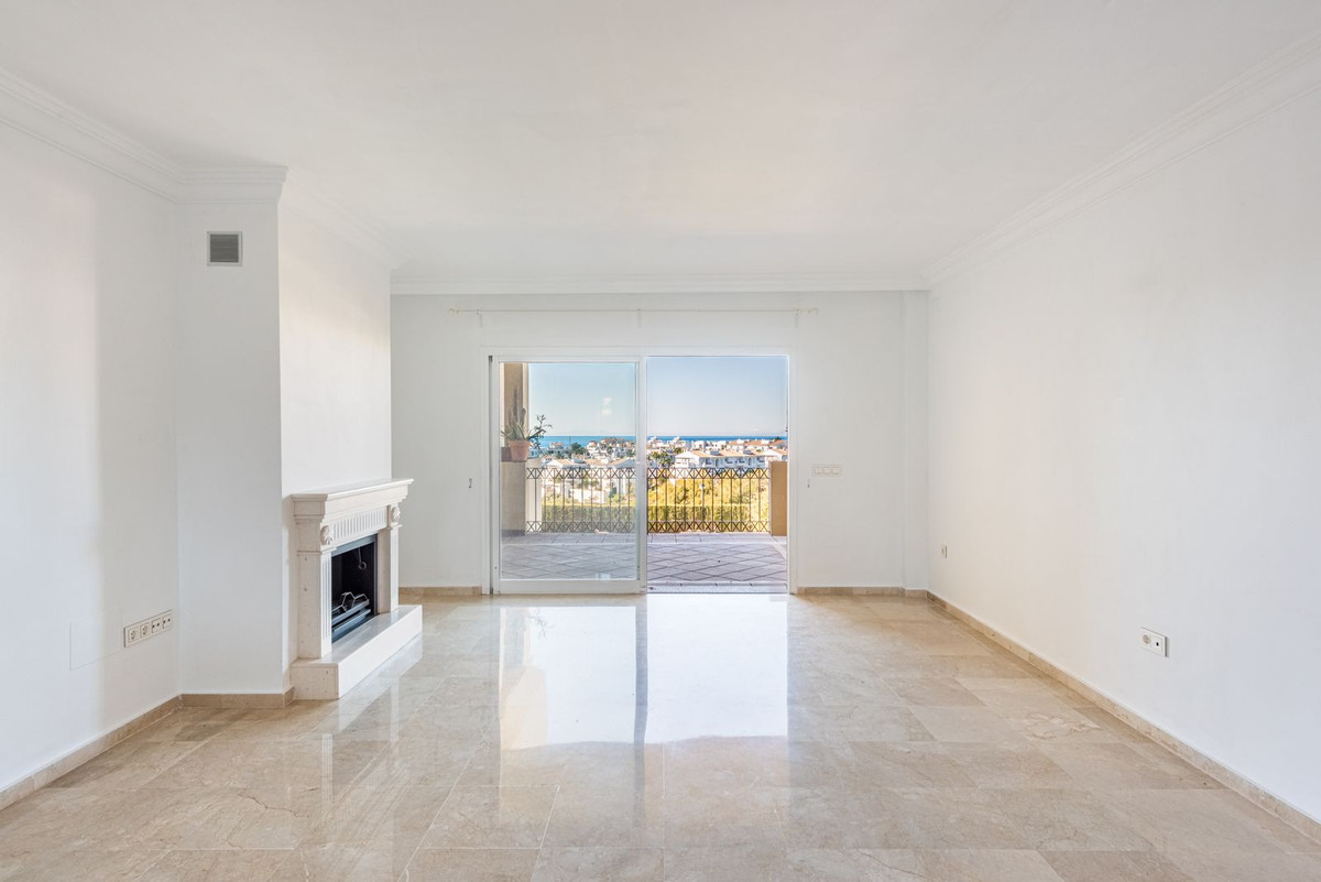 3 Bedroom Apartment for Sale in Selwo — 5