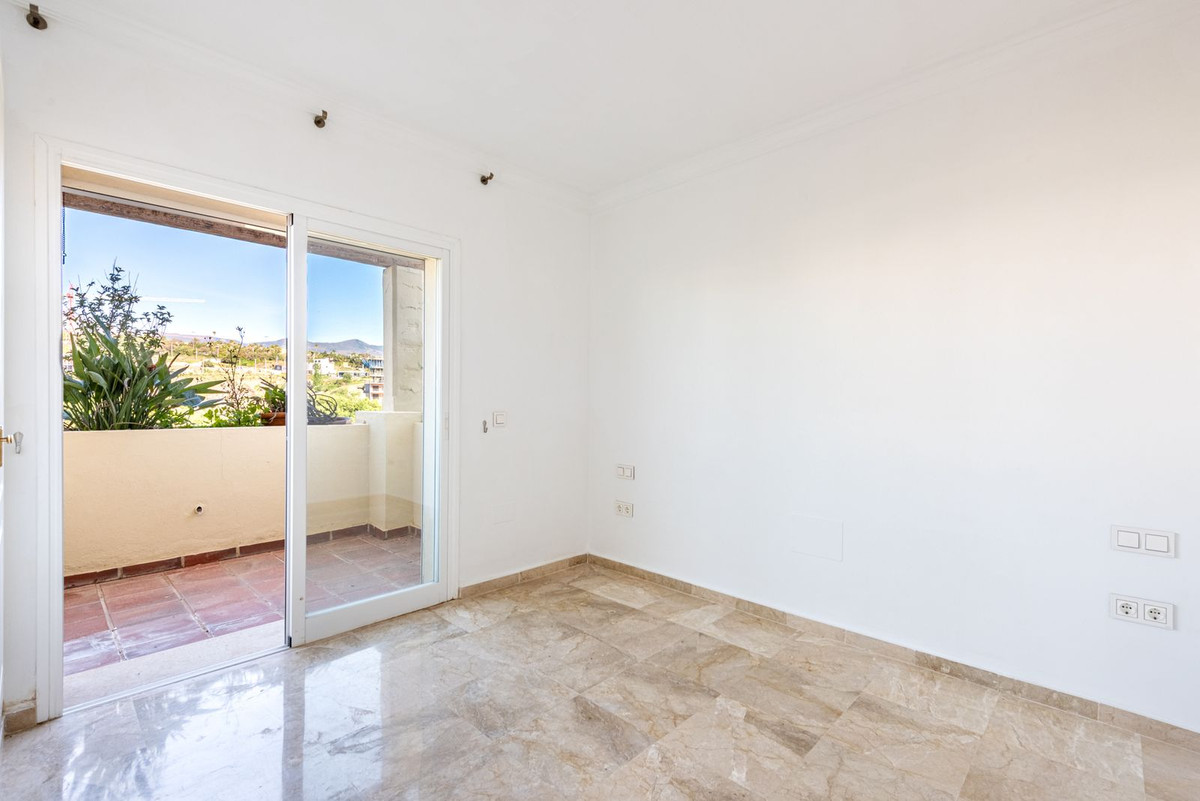 3 Bedroom Apartment for Sale in Selwo — view 10