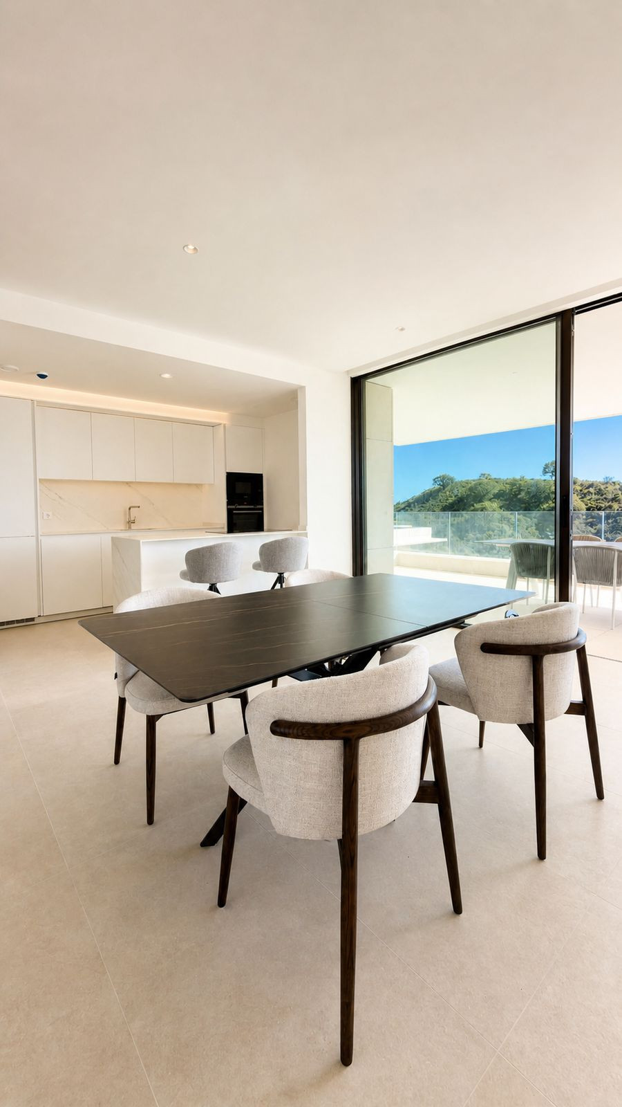 4 Bedroom Apartment for Sale in La Quinta — view 10