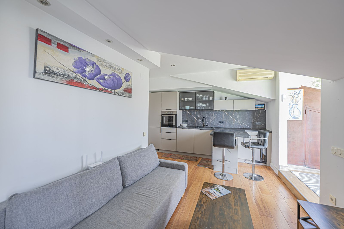 1 Bedroom Apartment for Sale in The Golden Mile — 3