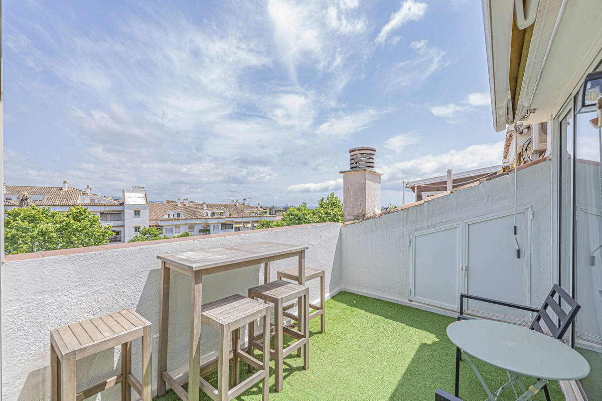 1 Bedroom Apartment for Sale in The Golden Mile — 4