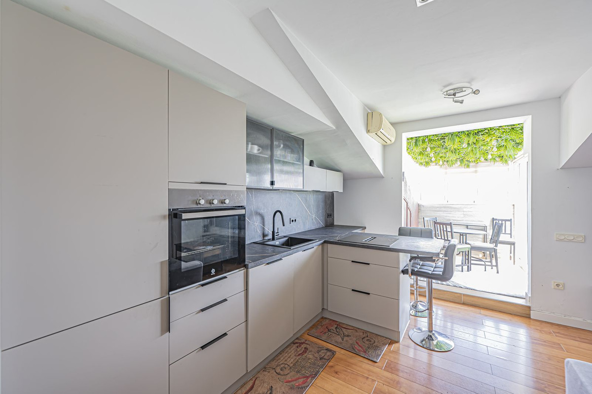 1 Bedroom Apartment for Sale in The Golden Mile — 8