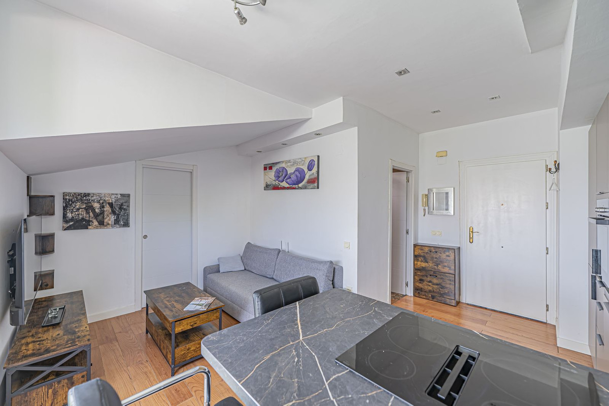 1 Bedroom Apartment for Sale in The Golden Mile — view 10